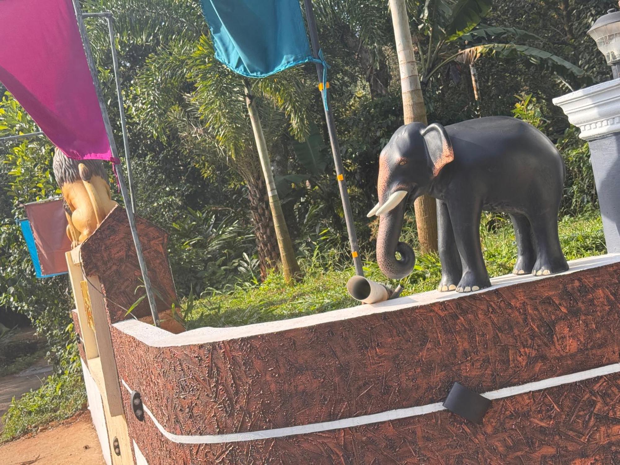 Arabian Holiday Resort With Swimming Pool In Idukki Calvary Mount エクステリア 写真