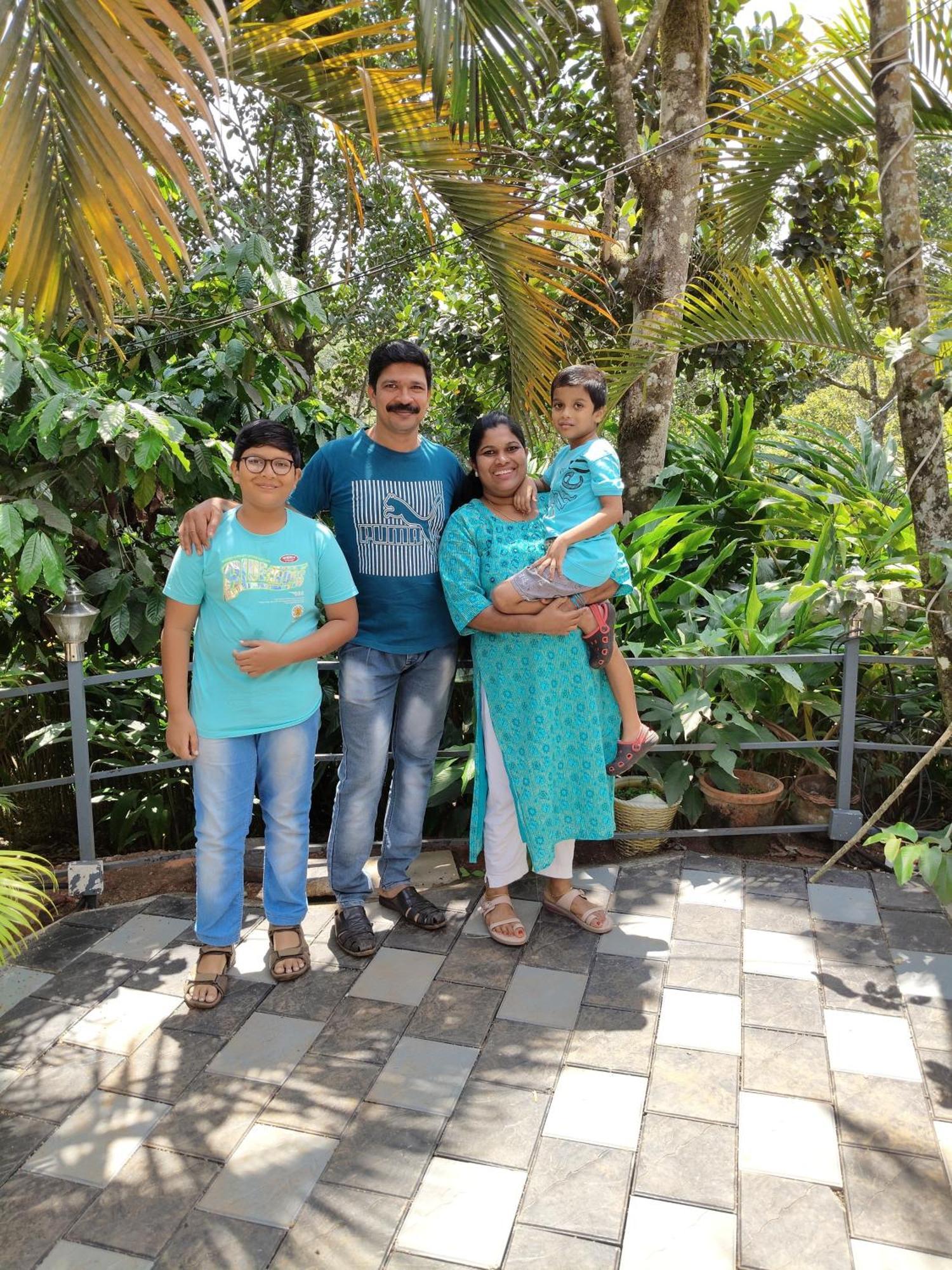 Arabian Holiday Resort With Swimming Pool In Idukki Calvary Mount エクステリア 写真